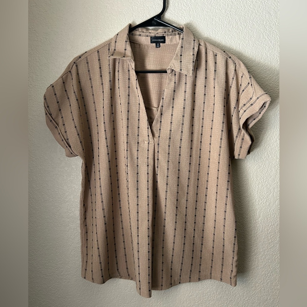 Buckle Black Textured Beige Top